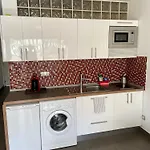 Cozy And Sunny With Everything Need, Great Location
