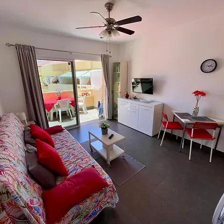 Cozy And Sunny With Everything Need, Great Location Адехе